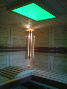 Sauna Komfort Wandleuchte mit RGB Deckenfarbleuchte